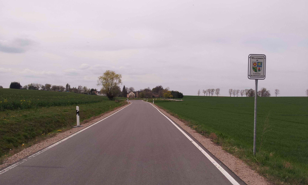 Foto der Ortsverbindungssstraße-Zumroda